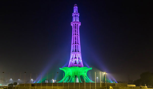Minar_e_Pakistan_night600x350